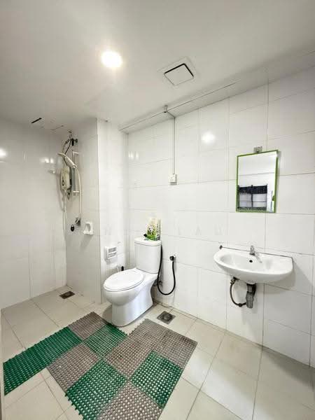 Service Residence for Sale at Paragon @ Pan'gaea - Andy Lau - Bathroom - PropertyGuru.com.my