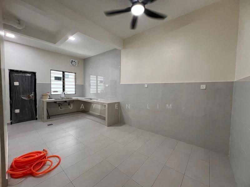 2-storey Terraced House for Rent in Taman Mutiara Rini (Skudai) - Jayden Lim - Kitchen - PropertyGuru.com.my