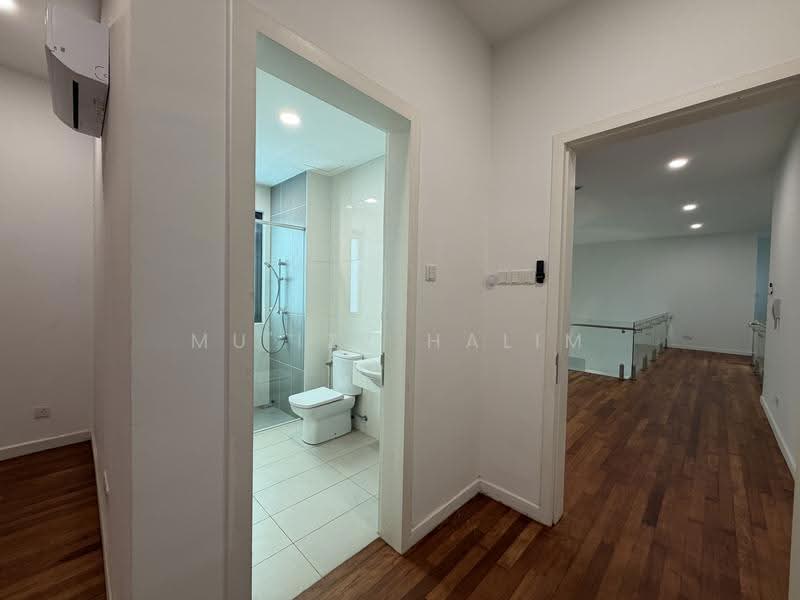 Zero-Lot Bungalow for Rent in Cyberjaya (Selangor) - Mu'izz Halim - Bathroom - PropertyGuru.com.my