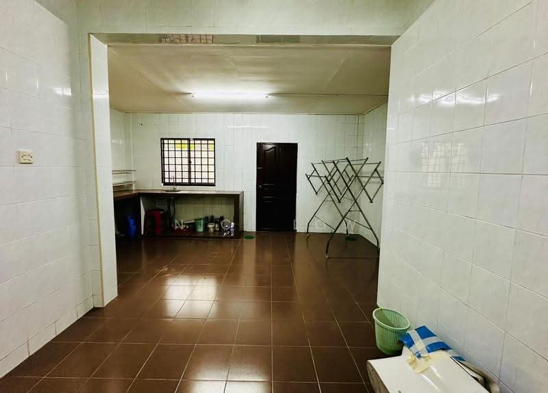 1-storey Terraced House for Rent in Taman Mesra (Senai) - Nick Low - Kitchen - PropertyGuru.com.my