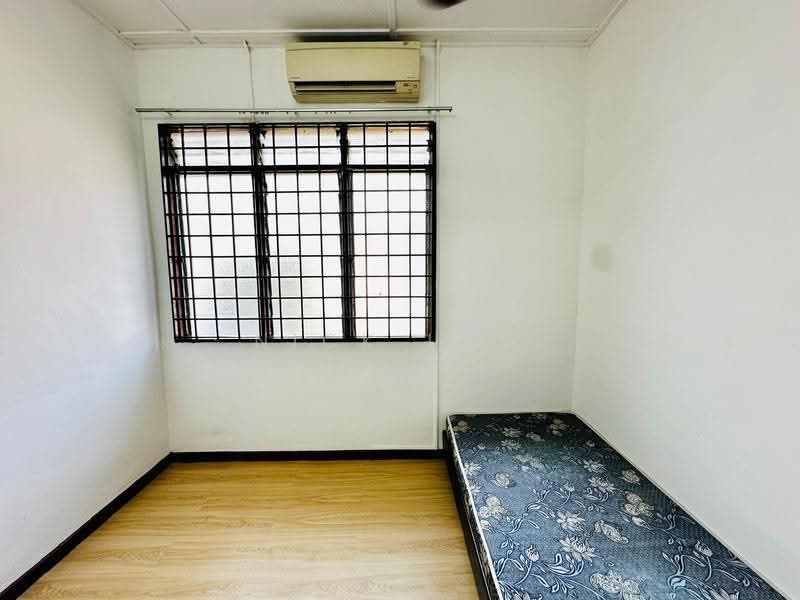 1-storey Terraced House for Rent in Taman Mesra (Senai) - Nick Low - Bedroom - PropertyGuru.com.my