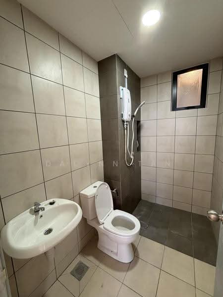 Kediaman Servis untuk Disewa di MIRA at Shorea Park - Dalynn Tan - Bathroom - PropertyGuru.com.my