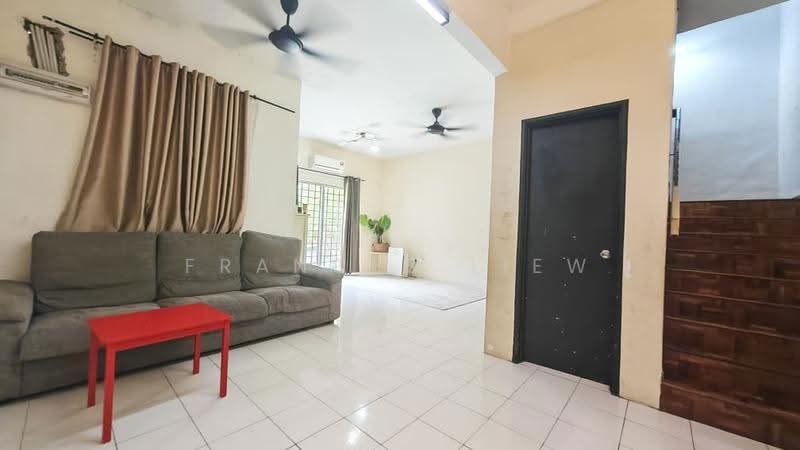 2-storey Terraced House for Sale in Taman Puncak Jalil (Seri Kembangan) - Frances Liew - Living Room - PropertyGuru.com.my