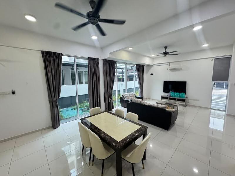 Rumah Kluster untuk Disewa di Taman Mount Austin (Tebrau) - John Lim - Living Room - PropertyGuru.com.my