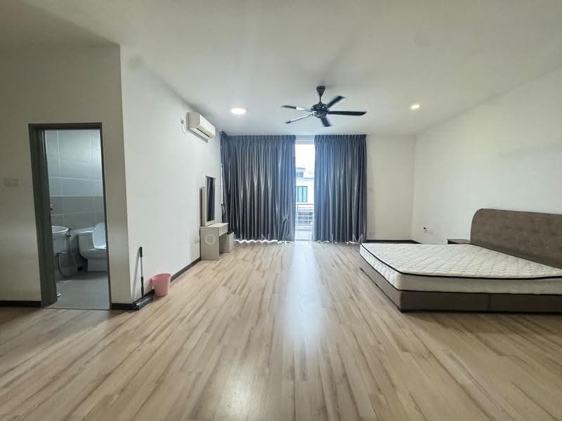 Rumah Kluster untuk Disewa di Taman Mount Austin (Tebrau) - John Lim - Bedroom - PropertyGuru.com.my