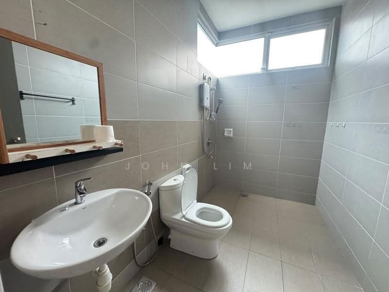 Rumah Kluster untuk Disewa di Taman Mount Austin (Tebrau) - John Lim - Bathroom - PropertyGuru.com.my