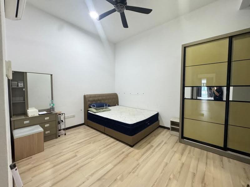 Rumah Kluster untuk Disewa di Taman Mount Austin (Tebrau) - John Lim - Bedroom - PropertyGuru.com.my