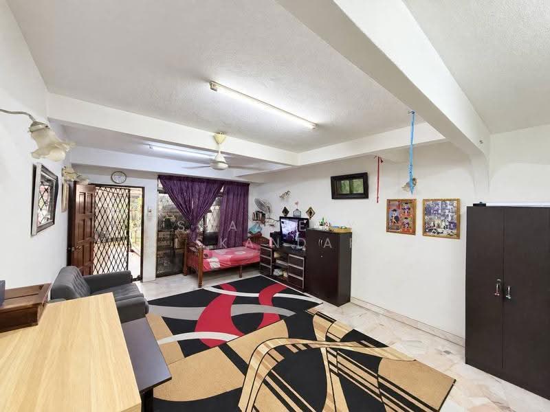 Rumah Teres 2-Tingkat untuk Dijual di Kampung Tasik Tambahan (Ampang) - Shaziery Iskandar - Living Room - PropertyGuru.com.my