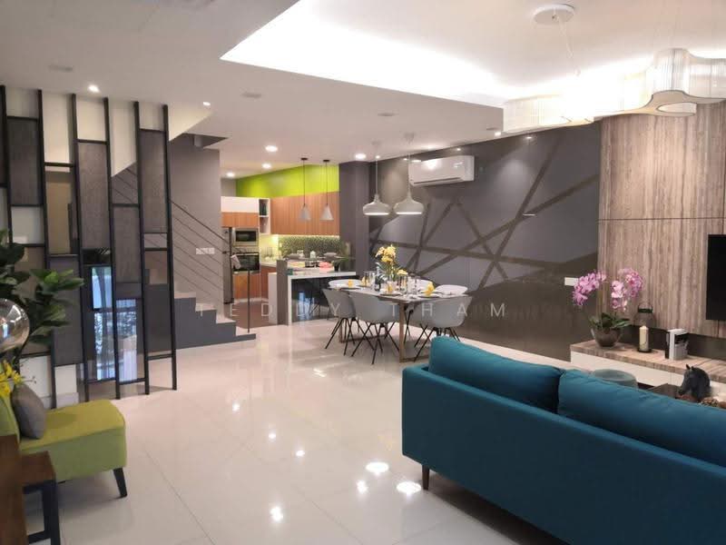 Rumah Teres 3-Tingkat untuk Dijual di Taman Meranti Jaya (Puchong) - Teddy Tham - Living Room - PropertyGuru.com.my