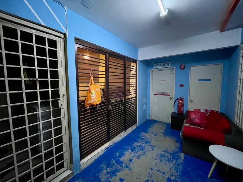 Apartment for Sale at Lakeview Apartments - Shaziery Iskandar - Corridor - PropertyGuru.com.my