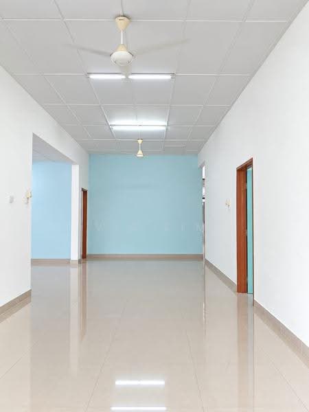 Rumah Teres 1-Tingkat untuk Dijual di Taman Pelangi Indah (Ulu Tiram) - Vic Lim - Corridor - PropertyGuru.com.my