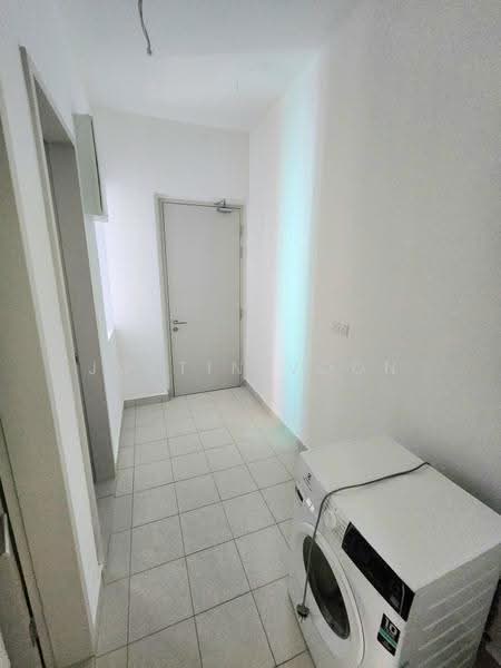 Kondominium untuk Dijual di ALIX Residences - Justin Voon - Corridor - PropertyGuru.com.my