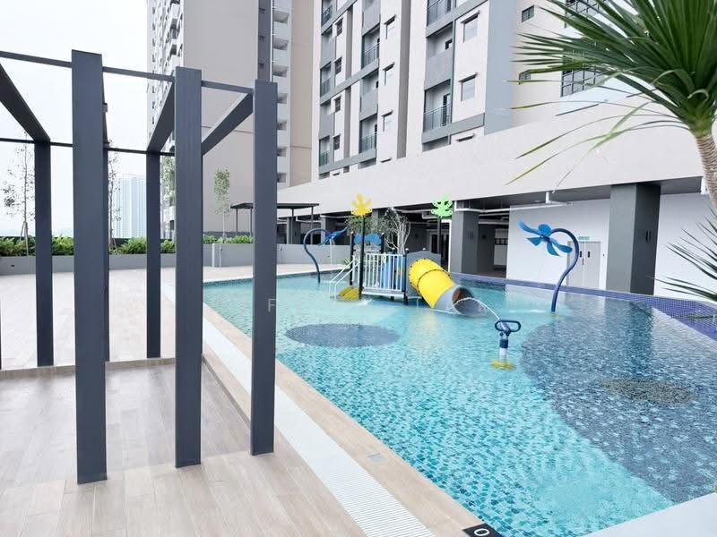 Kediaman Servis untuk Disewa di Residensi Mutiara Kajang 2 - Eiffel Lai - Pool - PropertyGuru.com.my
