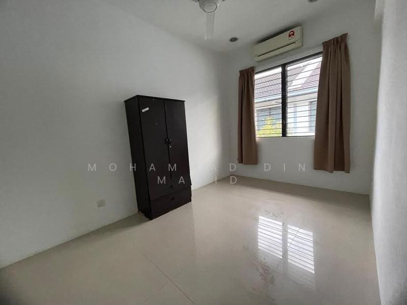2-storey Terraced House for Rent in Shah Alam (Selangor) - Mohammad Din Majid - Bedroom - PropertyGuru.com.my