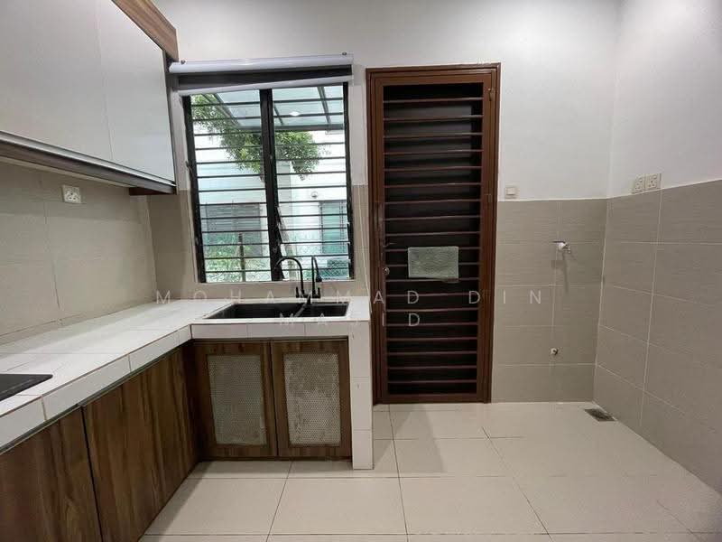 2-storey Terraced House for Rent in Shah Alam (Selangor) - Mohammad Din Majid - Kitchen - PropertyGuru.com.my