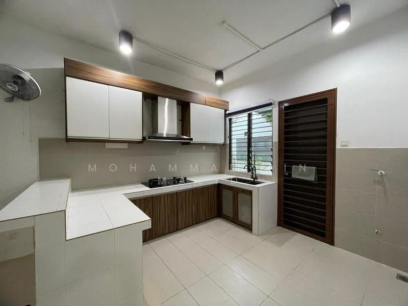 2-storey Terraced House for Rent in Shah Alam (Selangor) - Mohammad Din Majid - Kitchen - PropertyGuru.com.my