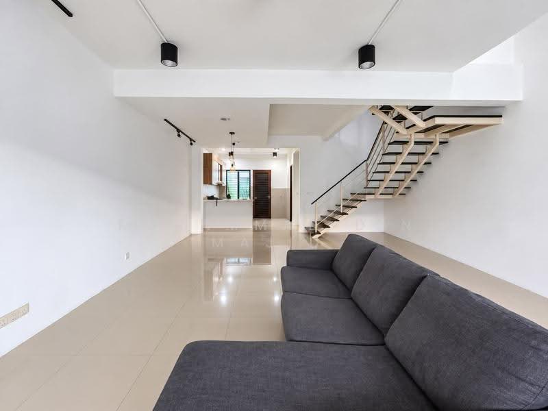 2-storey Terraced House for Rent in Shah Alam (Selangor) - Mohammad Din Majid - Living Room - PropertyGuru.com.my