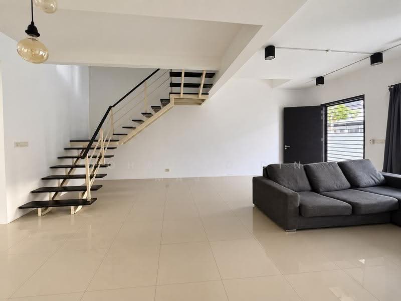 2-storey Terraced House for Rent in Shah Alam (Selangor) - Mohammad Din Majid - Living Room - PropertyGuru.com.my