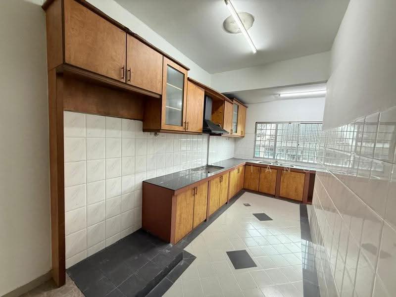 Rumah Teres 1-Tingkat untuk Dijual di Taman Puteri Wangsa (Ulu Tiram) - Kang Wen Xiang - Kitchen - PropertyGuru.com.my