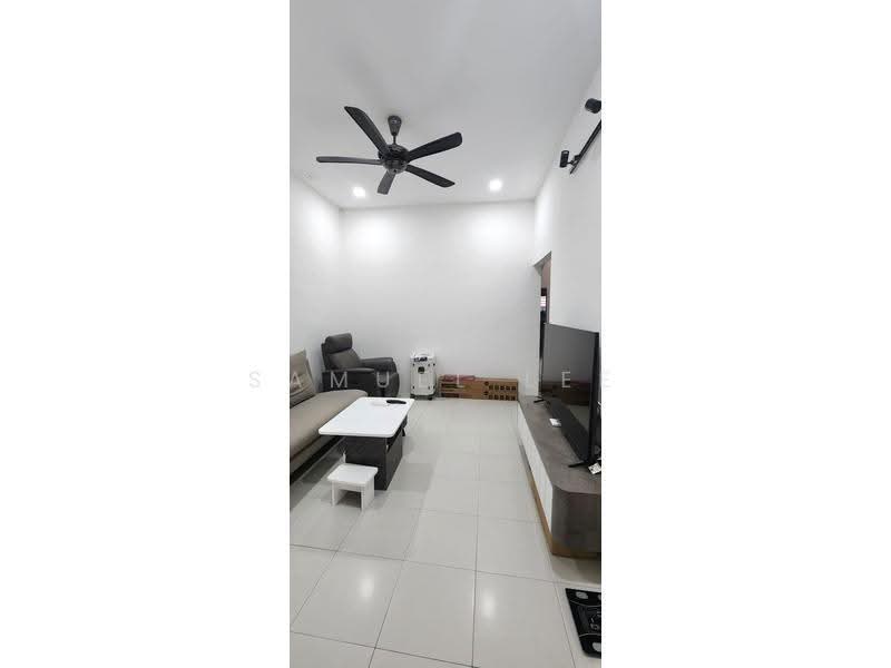 1.5-storey Terraced House for Rent in Taman Sentosa (Johor Bahru) - Samuel Lee - Living Room - PropertyGuru.com.my