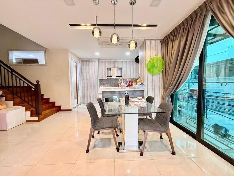 Rumah Kluster untuk Dijual di Taman Mount Austin (Tebrau) - Vic Lim - Dining Room - PropertyGuru.com.my
