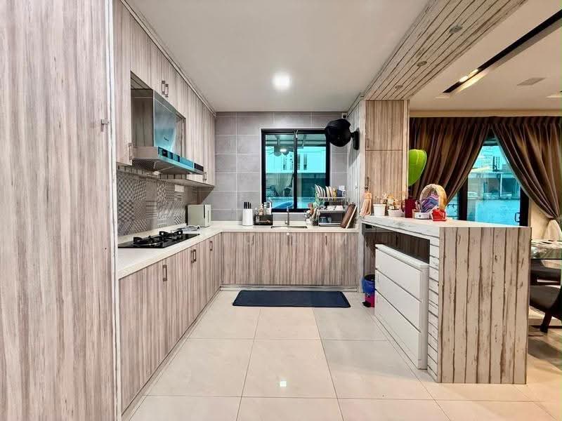 Rumah Kluster untuk Dijual di Taman Mount Austin (Tebrau) - Vic Lim - Kitchen - PropertyGuru.com.my
