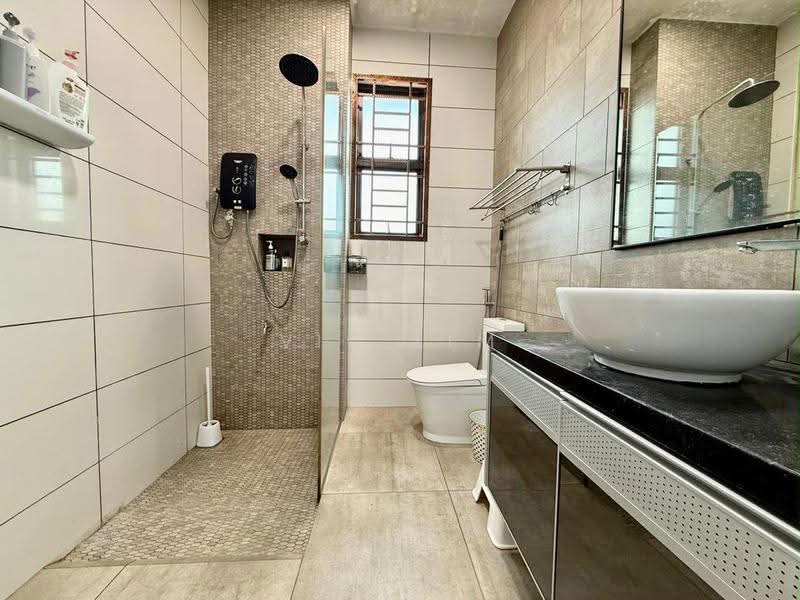 Rumah Kluster untuk Dijual di Taman Mount Austin (Tebrau) - Vic Lim - Bathroom - PropertyGuru.com.my
