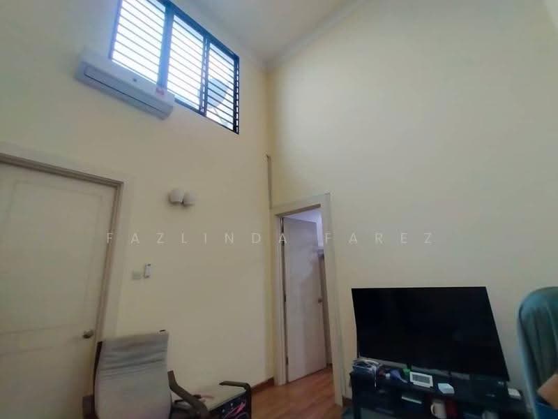 Rumah Teres 2-Tingkat untuk Dijual di Putra Heights (Subang Jaya) - Fazlinda Farez - Living Room - PropertyGuru.com.my