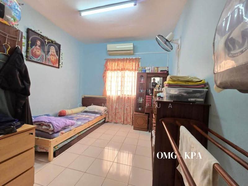 Pangsapuri untuk Dijual di Tropika Apartment - Joanne Pua - Bedroom - PropertyGuru.com.my