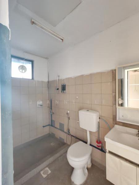 Apartment for Sale at Lintas Court - Joanne Lee - Bathroom - PropertyGuru.com.my