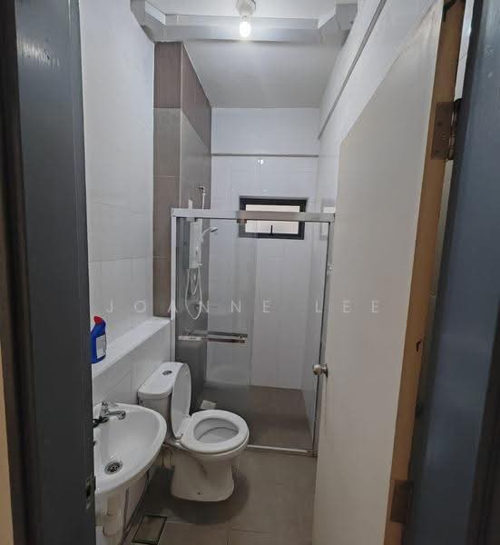 Kondominium untuk Dijual di Kingfisher Inanam Condominium - Joanne Lee - Bathroom - PropertyGuru.com.my