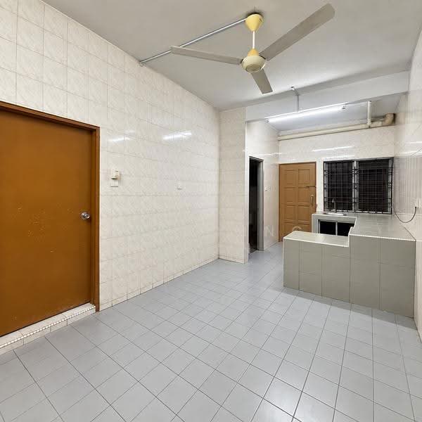 2-storey Terraced House for Rent in Taman Sentosa (Klang) - Kho Chng Guan - Kitchen - PropertyGuru.com.my