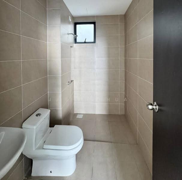 Kediaman Servis untuk Disewa di RESIDENSI IDAMAN RIA - Jason Chua - Bathroom - PropertyGuru.com.my