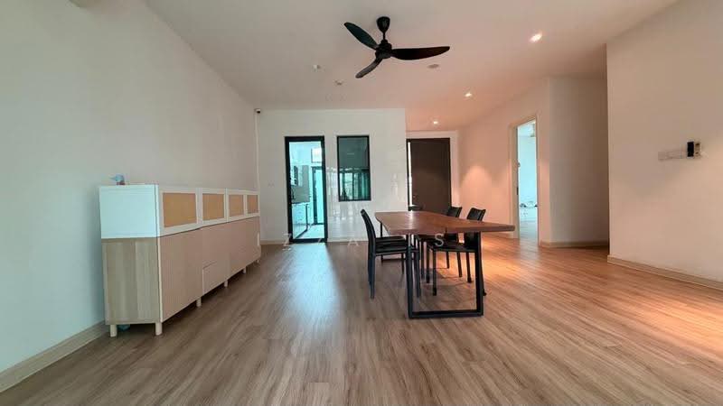 Rumah Berkembar untuk Disewa di Lepironia Gardens (Cyberjaya) - Izza Is - Dining Room - PropertyGuru.com.my