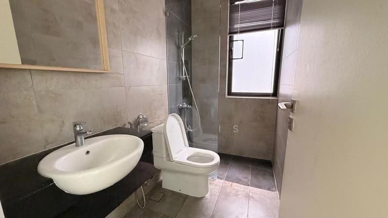 Rumah Berkembar untuk Disewa di Lepironia Gardens (Cyberjaya) - Izza Is - Bathroom - PropertyGuru.com.my