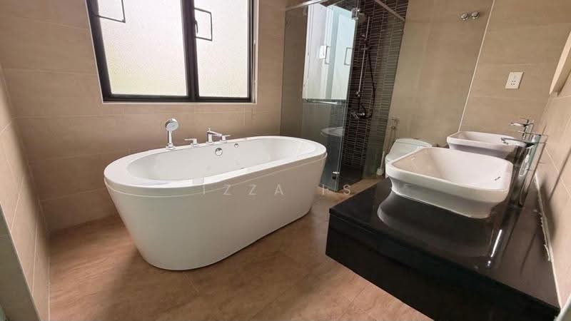 Rumah Berkembar untuk Disewa di Lepironia Gardens (Cyberjaya) - Izza Is - Bathroom - PropertyGuru.com.my