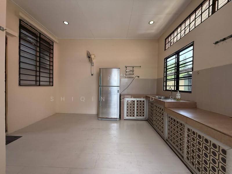 2-storey Terraced House for Sale in Ukay Bistari (Ulu Kelang) - Shiqin Saidin - Kitchen - PropertyGuru.com.my
