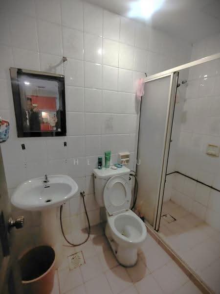 Townhouse for Sale in Country Heights (Kajang) - HL Lau - Bathroom - PropertyGuru.com.my