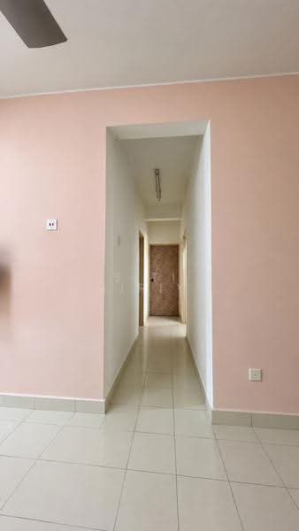 Apartment for Sale at Pangsapuri Seri Bintang - SITI KHAIRIYAH JAAFAR - Corridor - PropertyGuru.com.my