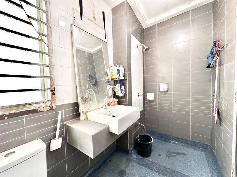2-storey Terraced House for Sale in Bandar Bukit Raja (Klang) - Ameer Mujahid - Bathroom - PropertyGuru.com.my