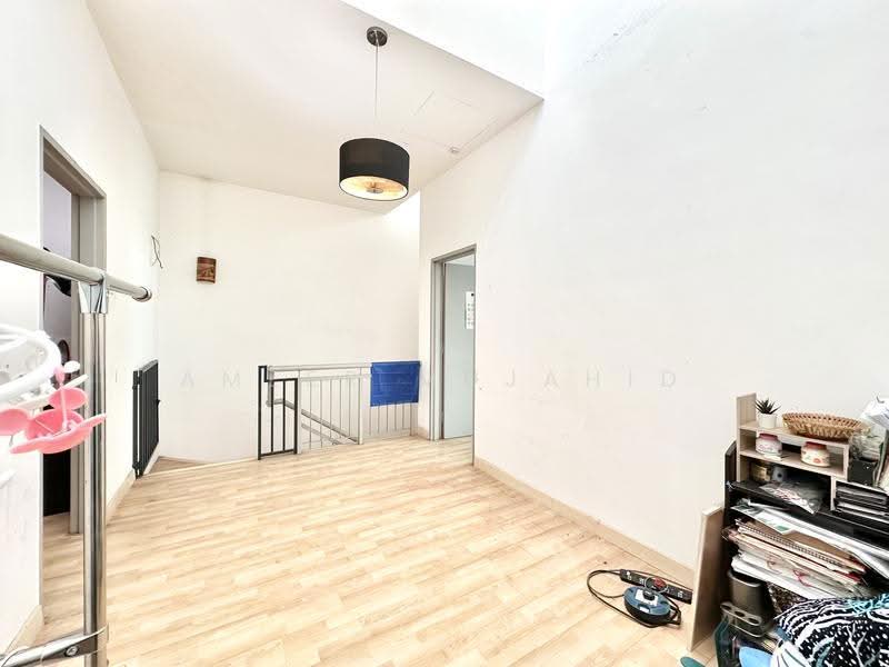 2-storey Terraced House for Sale in Bandar Bukit Raja (Klang) - Ameer Mujahid - Interior - PropertyGuru.com.my