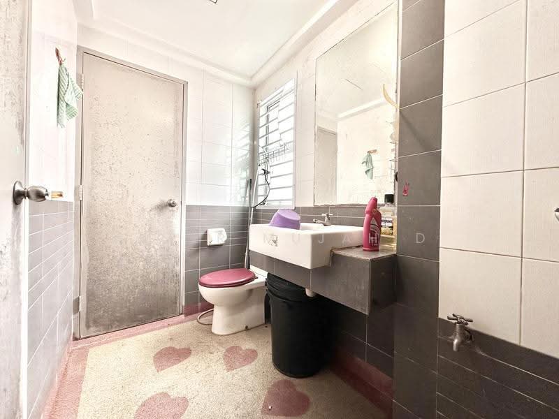 2-storey Terraced House for Sale in Bandar Bukit Raja (Klang) - Ameer Mujahid - Bathroom - PropertyGuru.com.my