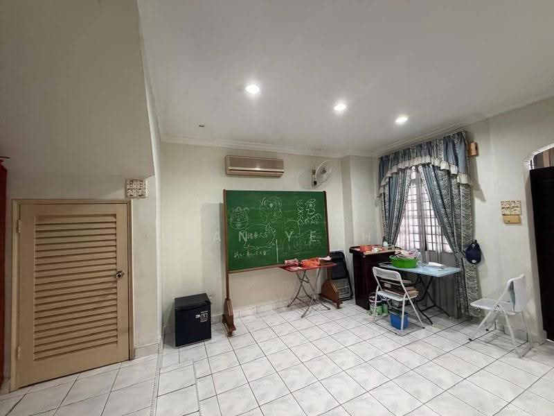 2-storey Terraced House for Sale in Taman Perling (Perling) - Sean Yeoh - Study - PropertyGuru.com.my