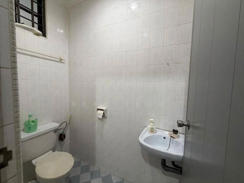 2-storey Terraced House for Sale in Taman Perling (Perling) - Sean Yeoh - Bathroom - PropertyGuru.com.my