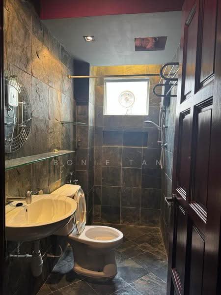 Kondominium untuk Disewa di Vista Tasik - Bonie Tan - Bathroom - PropertyGuru.com.my