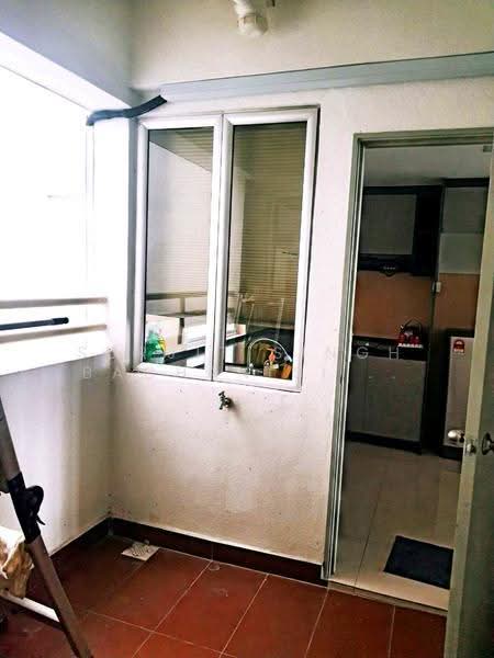 Kediaman Servis untuk Dijual di Main Place Residence - SURJIT SINGH BACHAN SINGH - Balcony - PropertyGuru.com.my