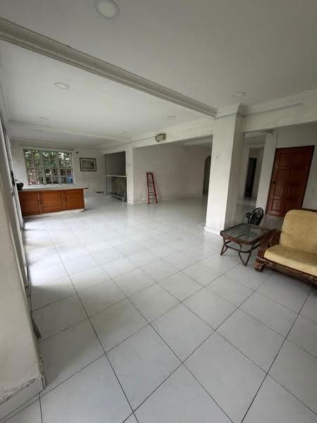 Bungalow House untuk Dijual di Seksyen 17 (Petaling Jaya) - Caydence Chay - Living Room - PropertyGuru.com.my