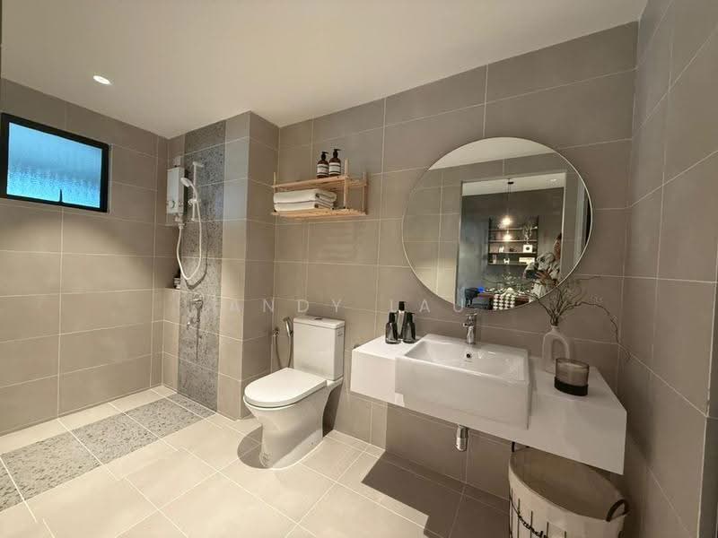 Service Residence for Sale at The Vybe @ Techzone - Andy Lau - Bathroom - PropertyGuru.com.my