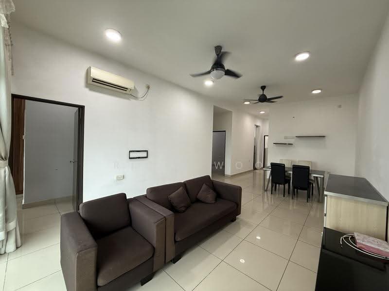 Kondominium untuk Dijual di M Condominium @ Larkin - Ricky Woo - Living Room - PropertyGuru.com.my