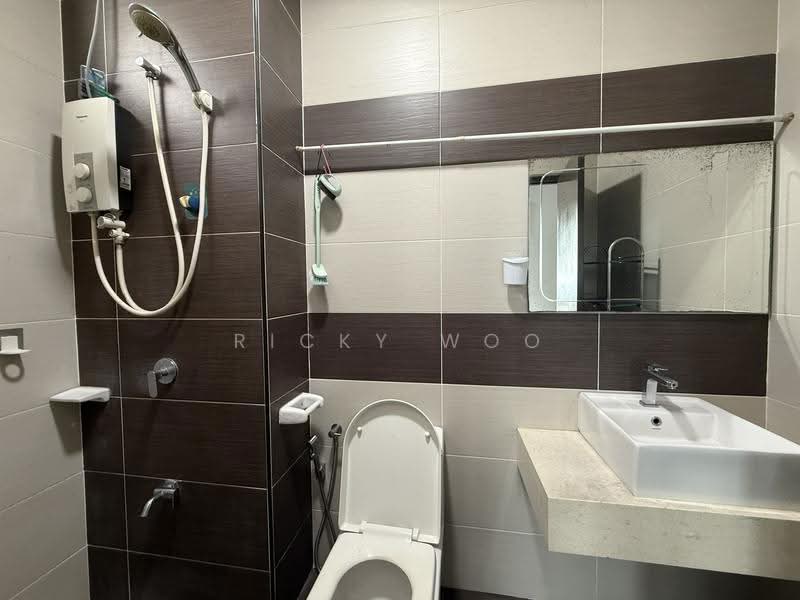 Kondominium untuk Dijual di M Condominium @ Larkin - Ricky Woo - Bathroom - PropertyGuru.com.my